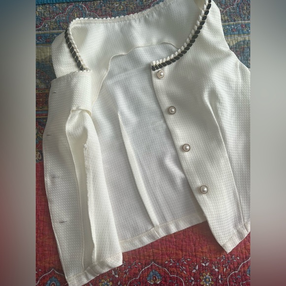 Vest - Picture 7 of 9